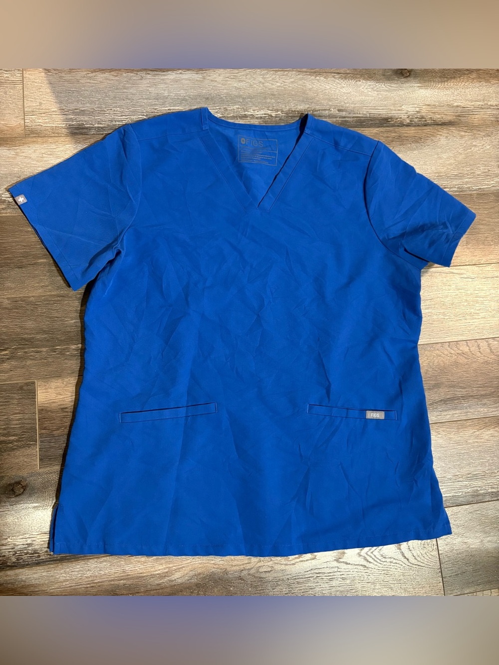 FIGS Casma Three-Pocket Scrub Top L